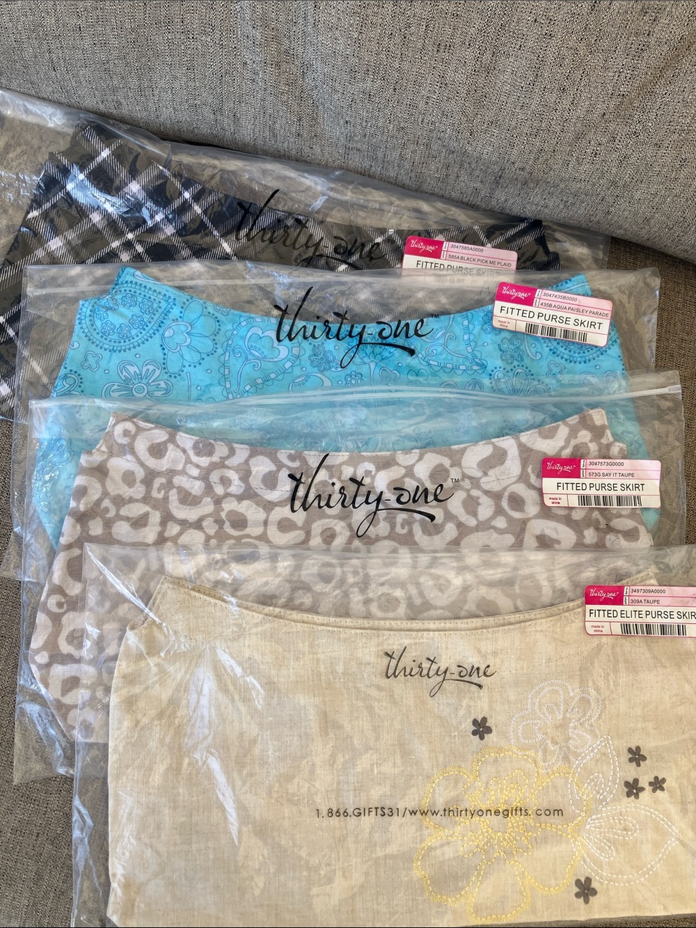 thirty-one fitted purse skirt.  Pack of 4